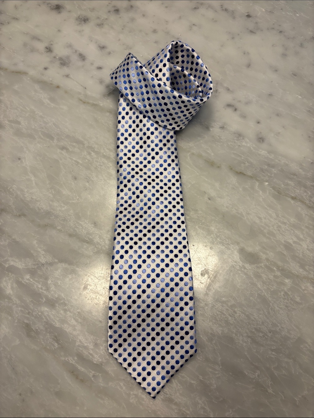 Geoffrey Beene White Tie with Blue Polka Dots Pattern